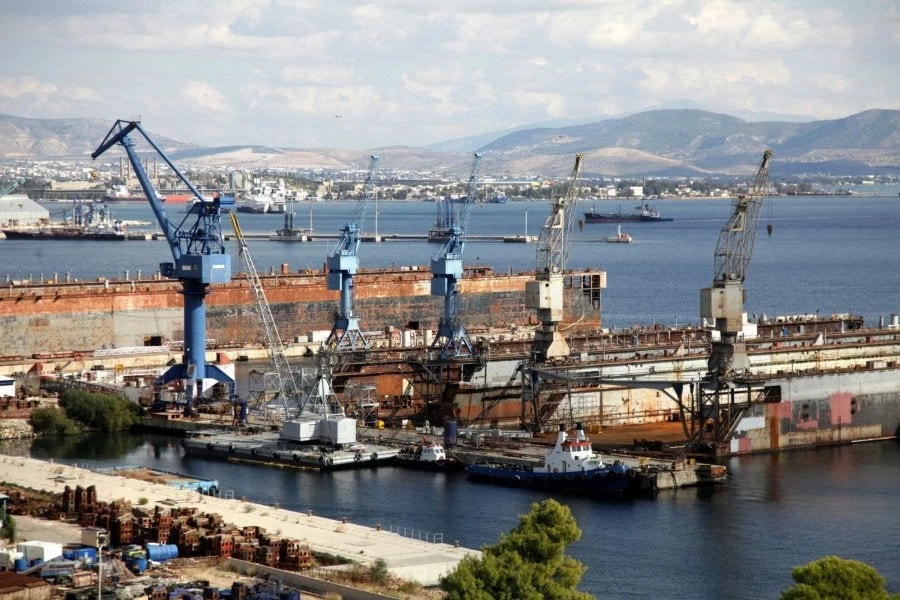 Τρεις οι ενδιαφερόμενοι για τα Ναυπηγεία Ελευσίνας – Τι θα γίνει με το Σκαραμαγκά